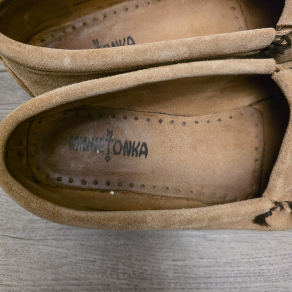Minnetonka Women's Kilty Suede Moccasin - Picture 3 of 8